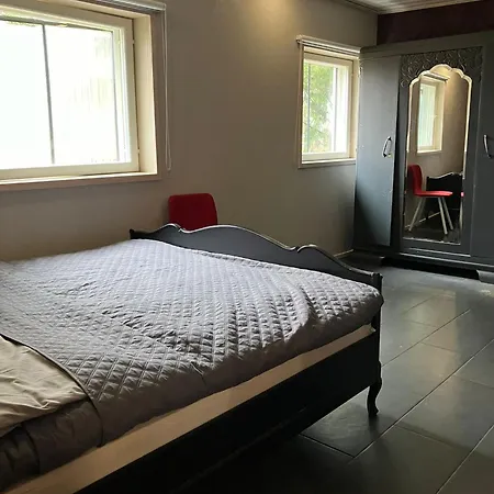 Erillistalo Keskustassa *